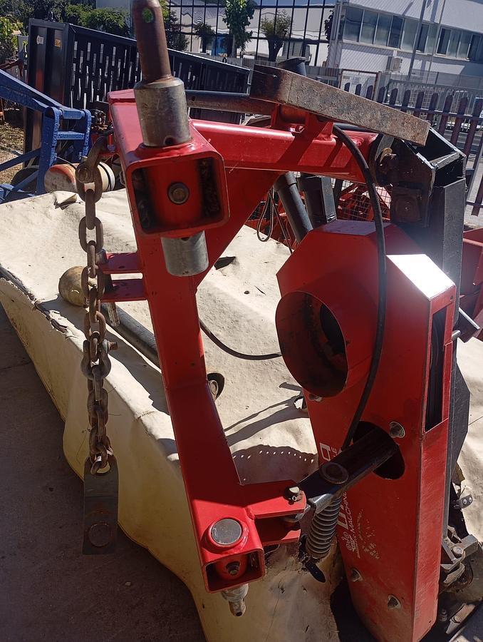 Used Falciatrice a dischi trinagolari kverneland CM 2400