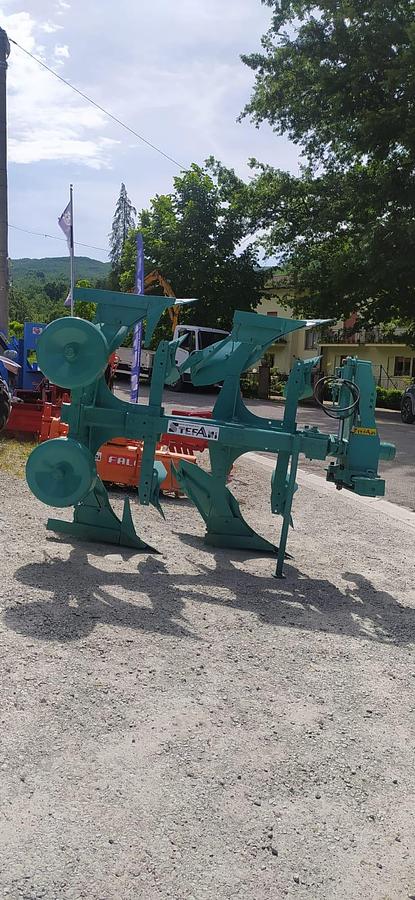 Usato Aratro bivomere Reversibile 2+2 Emmegienne 60