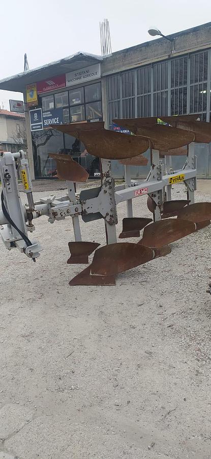 Used Aratro Trivomere Reversibile entro solco ERMO TS3 94