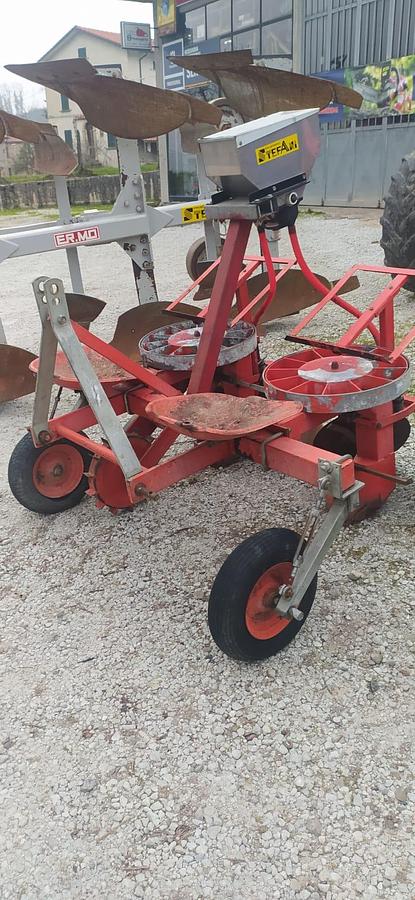 Used Piantapatate Carlotti a 2 file con microgranulatore