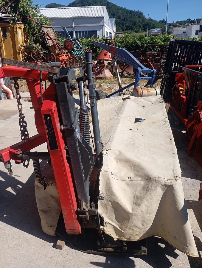 Used Falciatrice a dischi trinagolari kverneland CM 2400