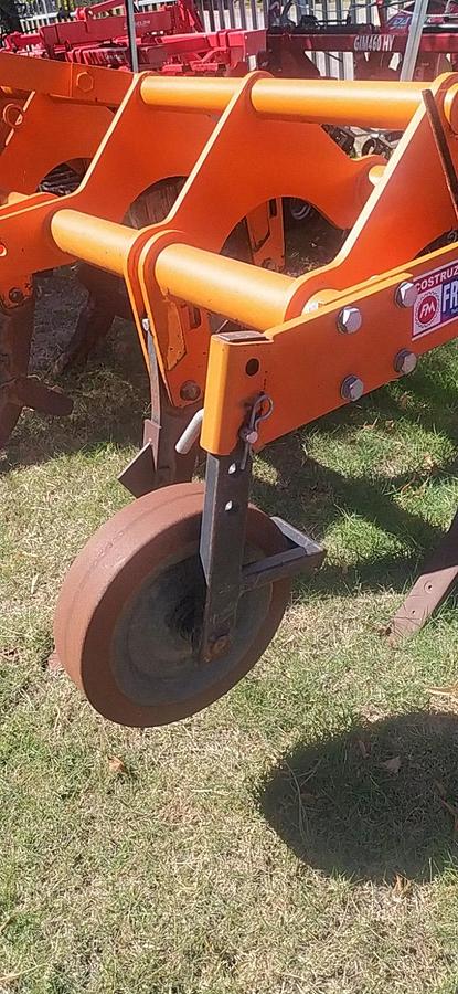 Used Ripuntatore a 7 vanghe Fraternali 300