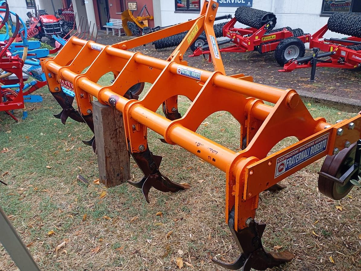 Used Ripuntatore a 7 vanghe Fraternali 300