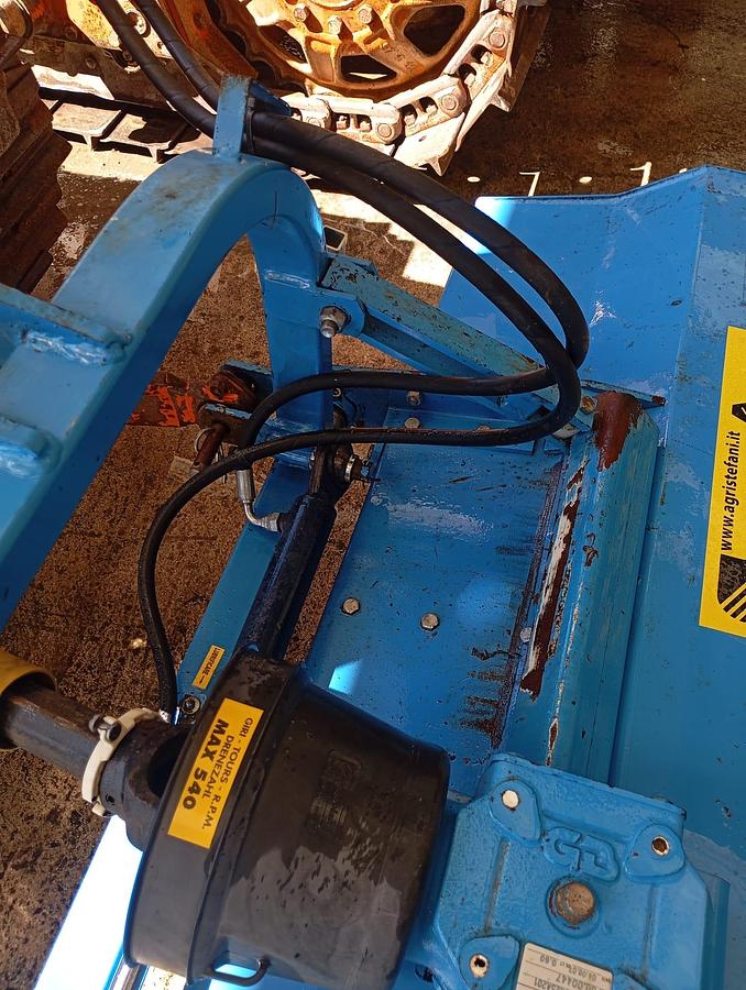 Used Trinciatrice Ubaldi TK 160 a coltelli