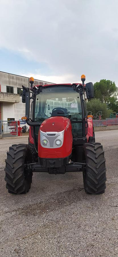 McCormick X4 - 80 Cab