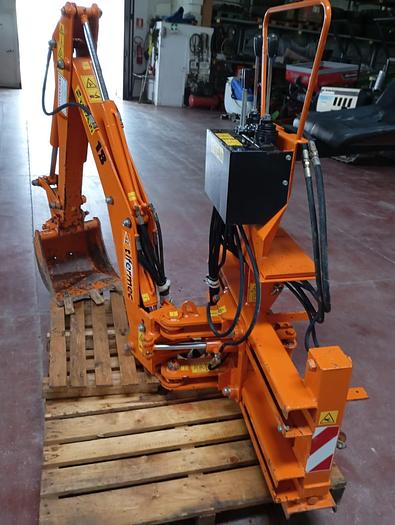 Usato Retroescavatore Tifermec DIG 18