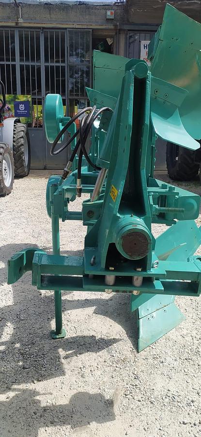 Usato Aratro bivomere Reversibile 2+2 Emmegienne 60