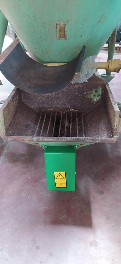 Usato Molino miscelatore Carrellato Musso M 70