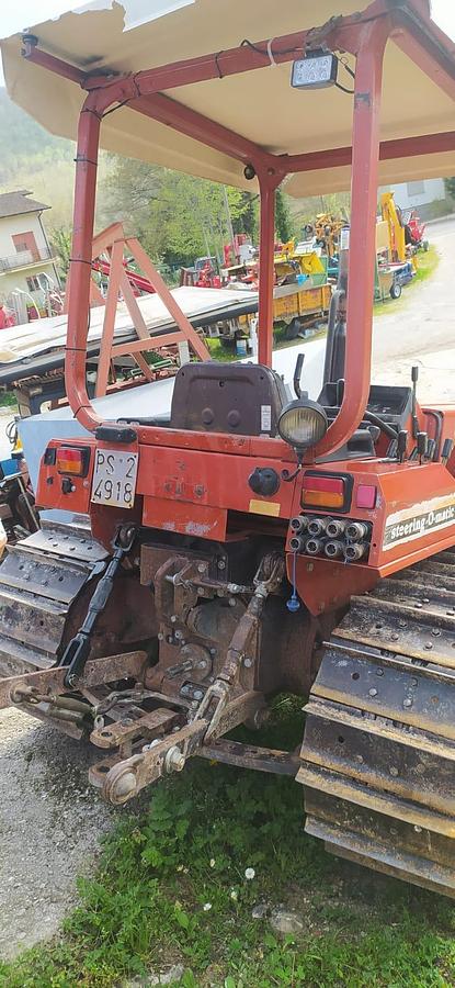 Usato Trattore cingolato New Holland 82 85 montagna