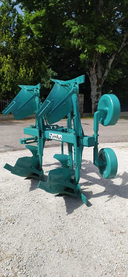 Usato Aratro bivomere Reversibile 2+2 Emmegienne 60