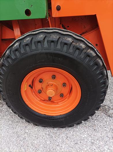 Usato Rotopressa con legatore a rete e raccoglitore largo