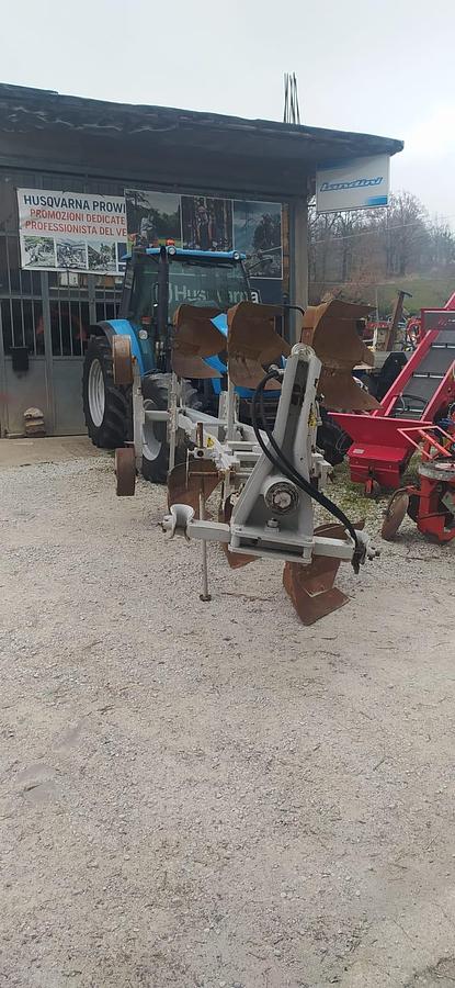 Used Aratro Trivomere Reversibile entro solco ERMO TS3 94