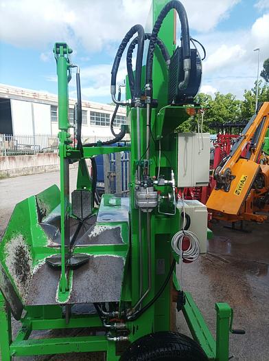 Usato 2019 Comap SN SO T 800 con spaccalegna frontale