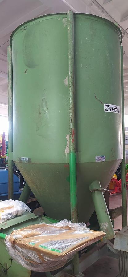 Usato Molino miscelatore Carrellato Musso M 70