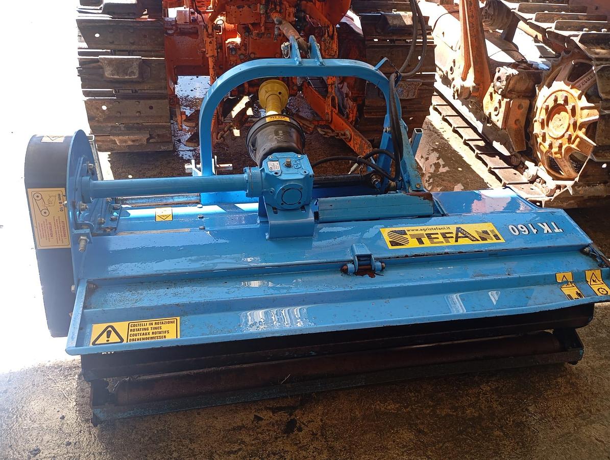 Used Trinciatrice Ubaldi TK 160 a coltelli