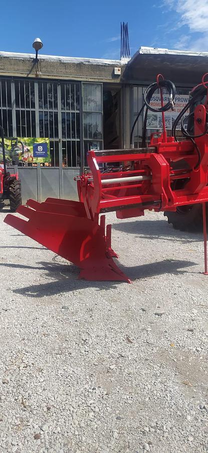 Used Aratro trivomere Entro/Fuori solco 2005 Sider.man AM3VI+ BEFMI