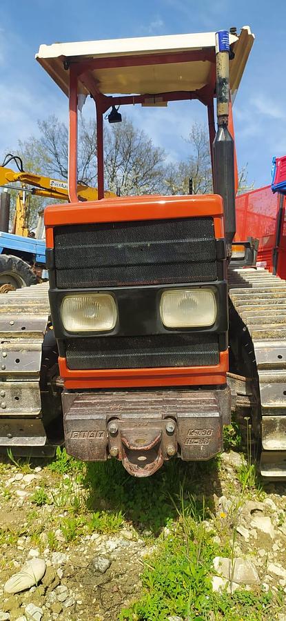 Usato Trattore cingolato New Holland 82 85 montagna