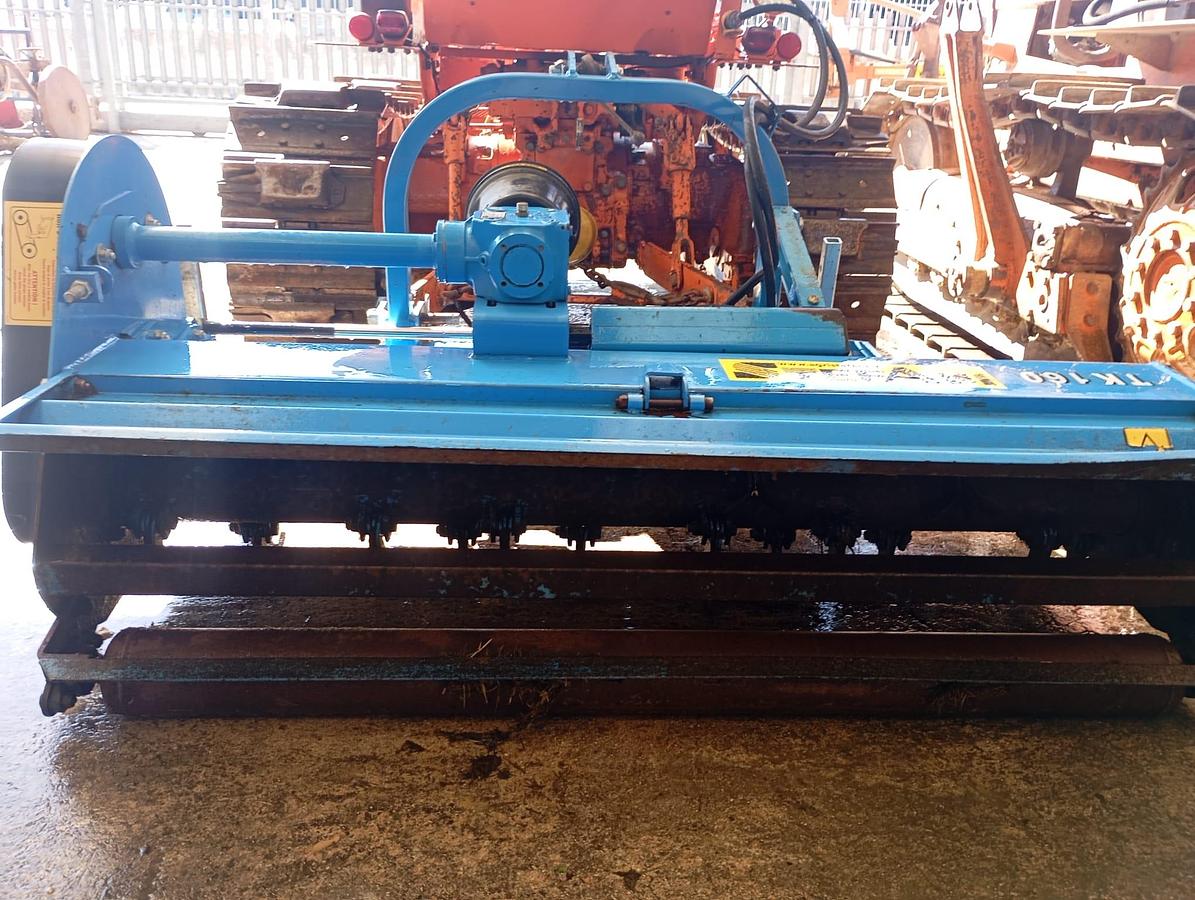 Used Trinciatrice Ubaldi TK 160 a coltelli
