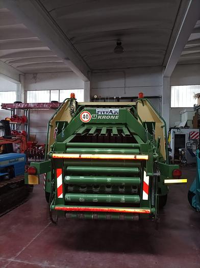 Usato 2004 Krone Big Pack 128 VFS Multicut
