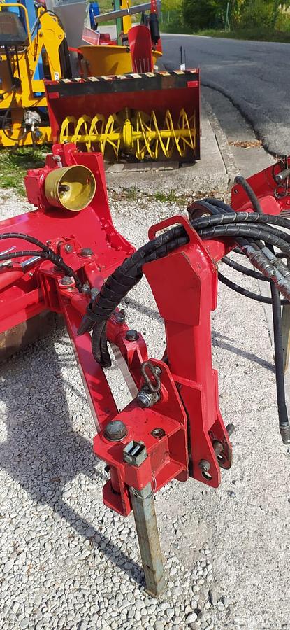 Used Trincia argini  a bandiera Concept Perugini ESD 200