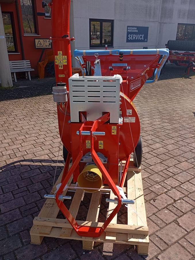 Biotrituratore Professionalecon rullo idraulico Bio 230 Caravaggi