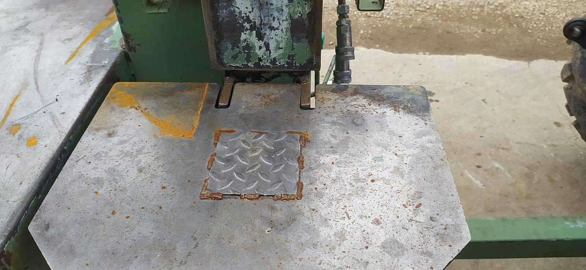 Usato Sega combinata Comap 800 con spacca verticale e impianto nastro