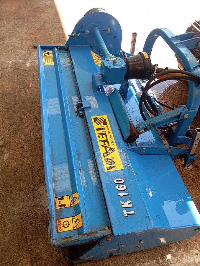 Used Trinciatrice Ubaldi TK 160 a coltelli