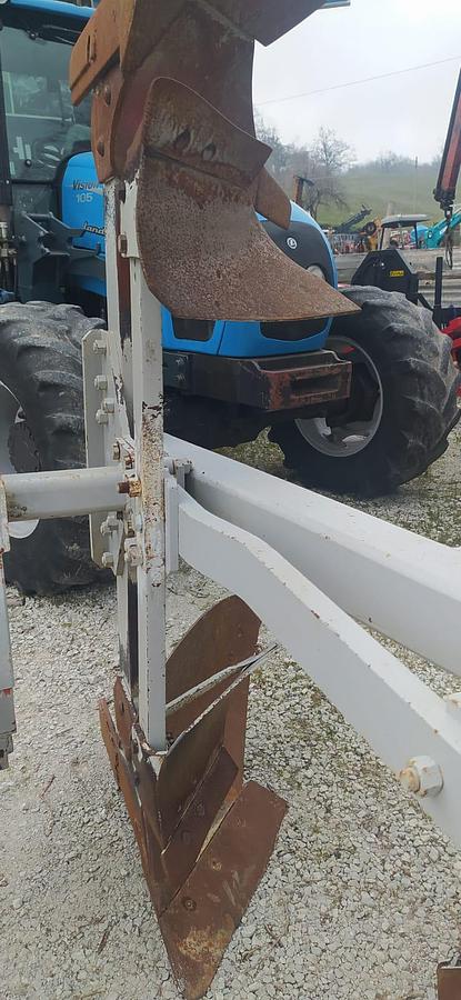 Used Aratro Trivomere Reversibile entro solco ERMO TS3 94