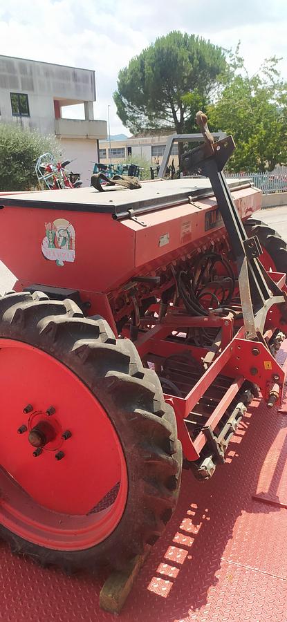 Usato Seminatrice convenzionale in linea 1998 Marzia  RCS 225