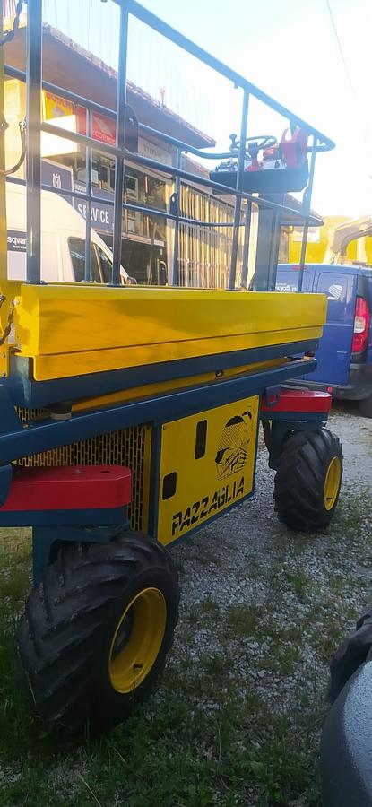 Ricondizionato Piattaforma per potatura Pazzaglia CSP 300 Usato