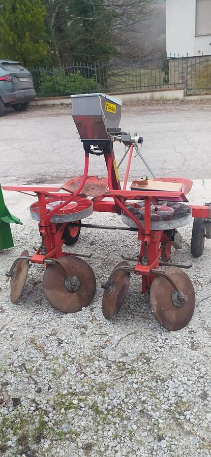 Used Piantapatate Carlotti a 2 file con microgranulatore