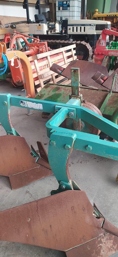 Used   Aratro Nardi BTRAP 48 B trivomere a bure rette e scalpello