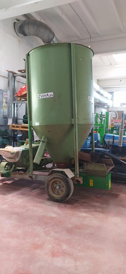 Usato Molino miscelatore Carrellato Musso M 70