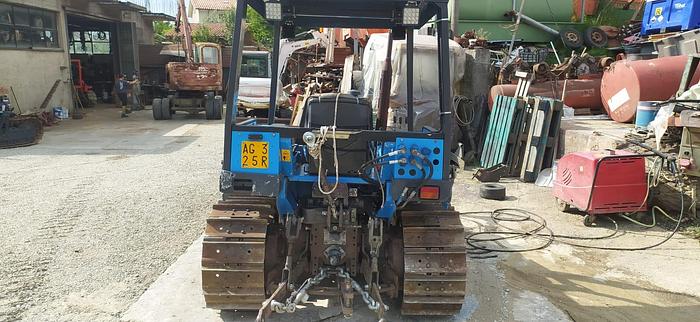 Usato trattore a Cingoli con apripista Argnani e Monti, Landini Trekker 85