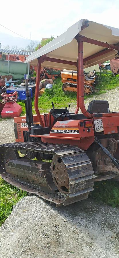 Usato Trattore cingolato New Holland 82 85 montagna