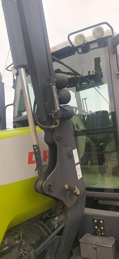 Used Trattore Claas Ares 616 con caricatore frontale