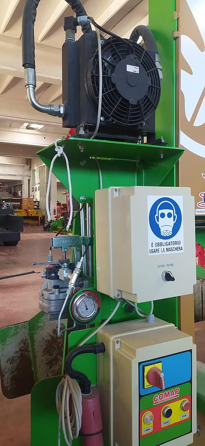 Used 2019 Comap SN SO T 800 con spaccalegna frontale