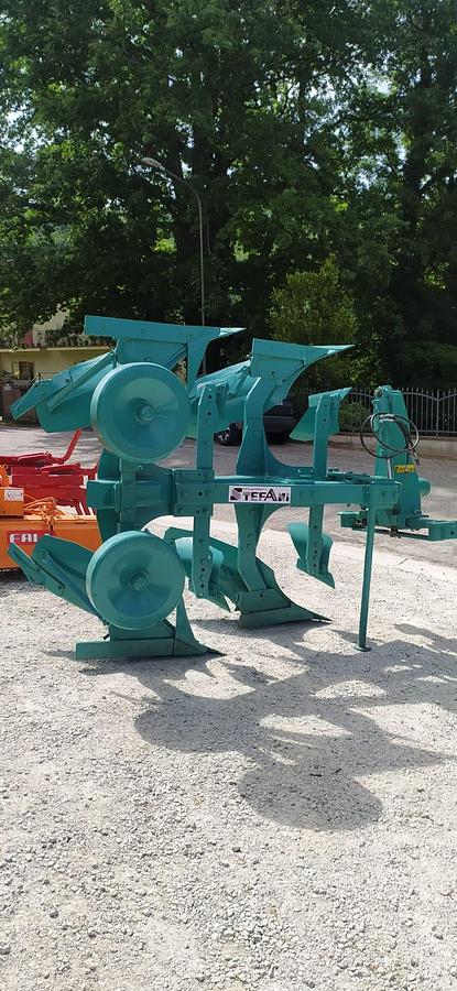 Usato Aratro bivomere Reversibile 2+2 Emmegienne 60