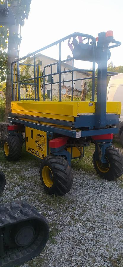 Ricondizionato Piattaforma per potatura Pazzaglia CSP 300 Usato