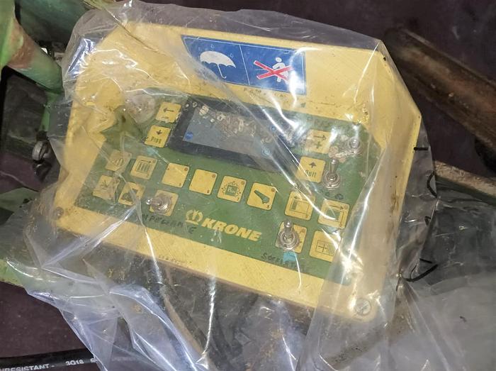 Usato 2004 Krone Big Pack 128 VFS Multicut