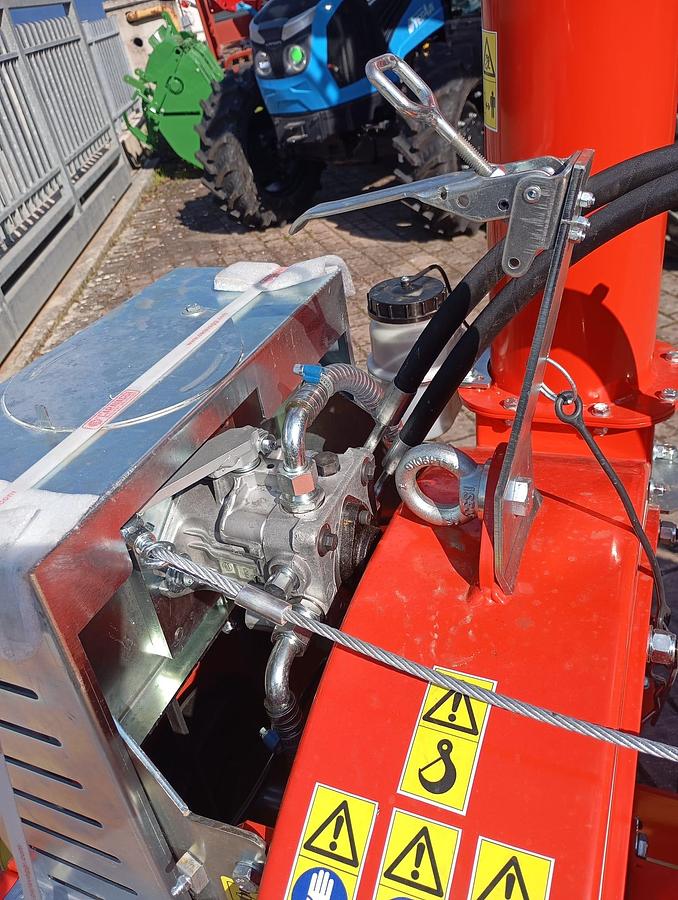 Biotrituratore Professionalecon rullo idraulico Bio 230 Caravaggi