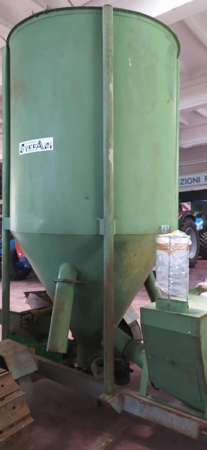 Usato Molino miscelatore Carrellato Musso M 70