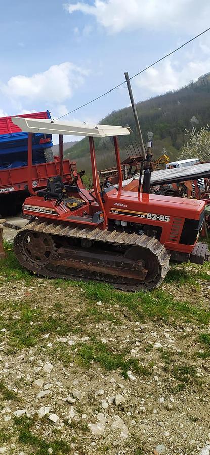 Usato Trattore cingolato New Holland 82 85 montagna