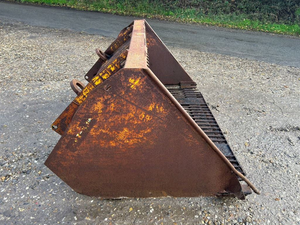 Used Sugarbeet Bucket