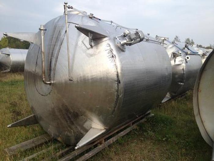 Brugt 16 m3 opretstående rustfri tanke.