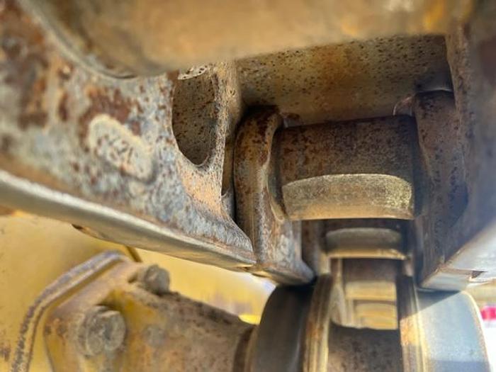 Used 2010 CAT 963D/ with ripper