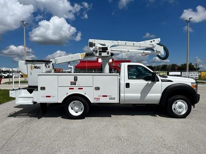 Used Altec AT40G Bucket Boom on 2015 Ford F550 Reg Cab Utility Truck - C46671