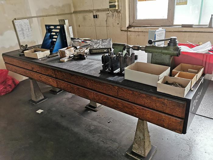 Gebraucht Granit Messtisch mit T-Nuten Maße 3000 X 1250mm