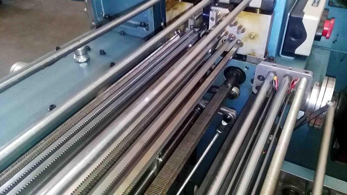 Ristrutturato Macchina per crochet Comez mod. Decortronic 800