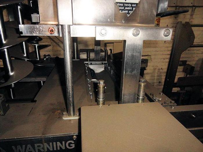 Used FORMAX FORMER, PFM-26 WITH TENDERFORM PFM-26